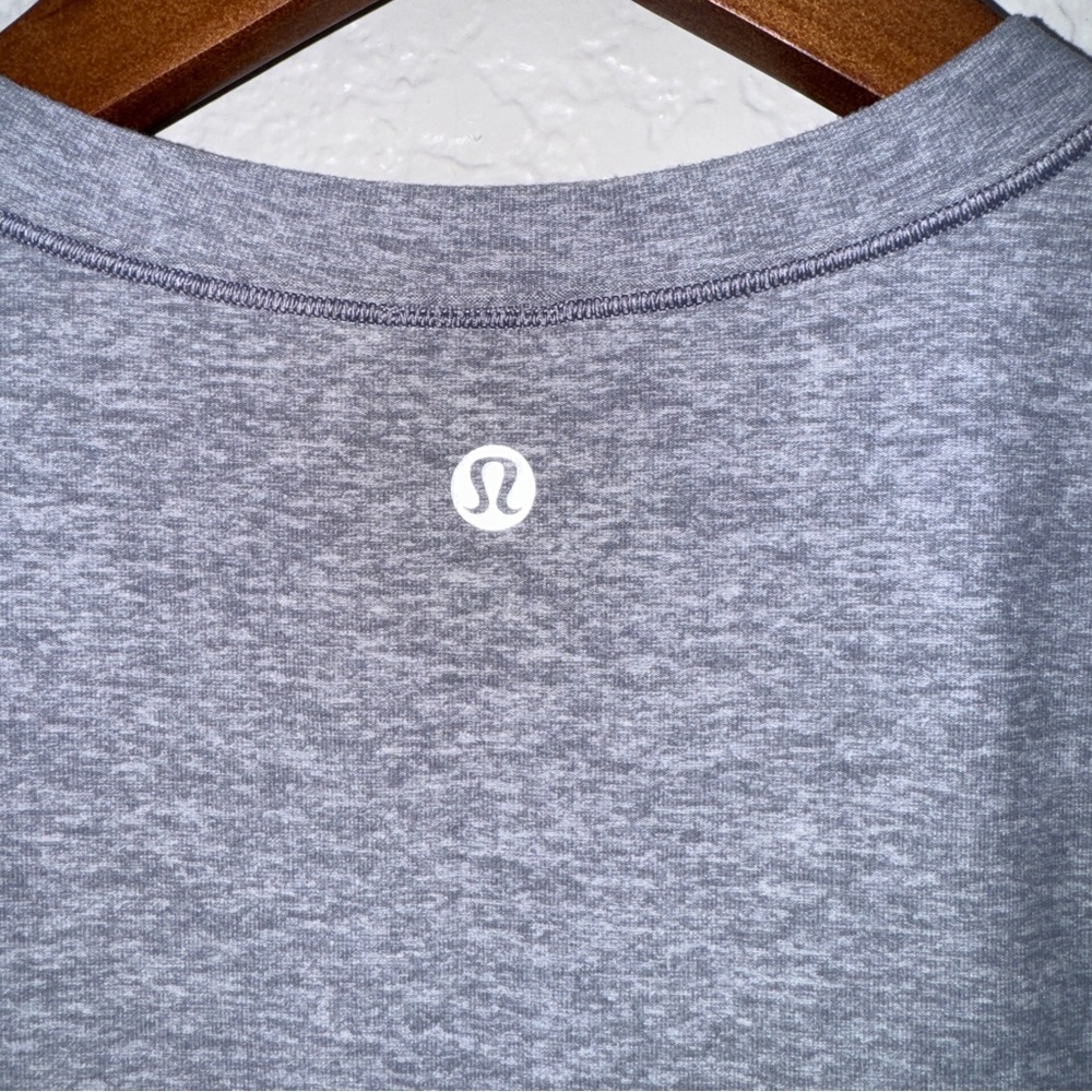 Lululemon althletica Gray Shirt Small compression Stretch Top Workout #cc